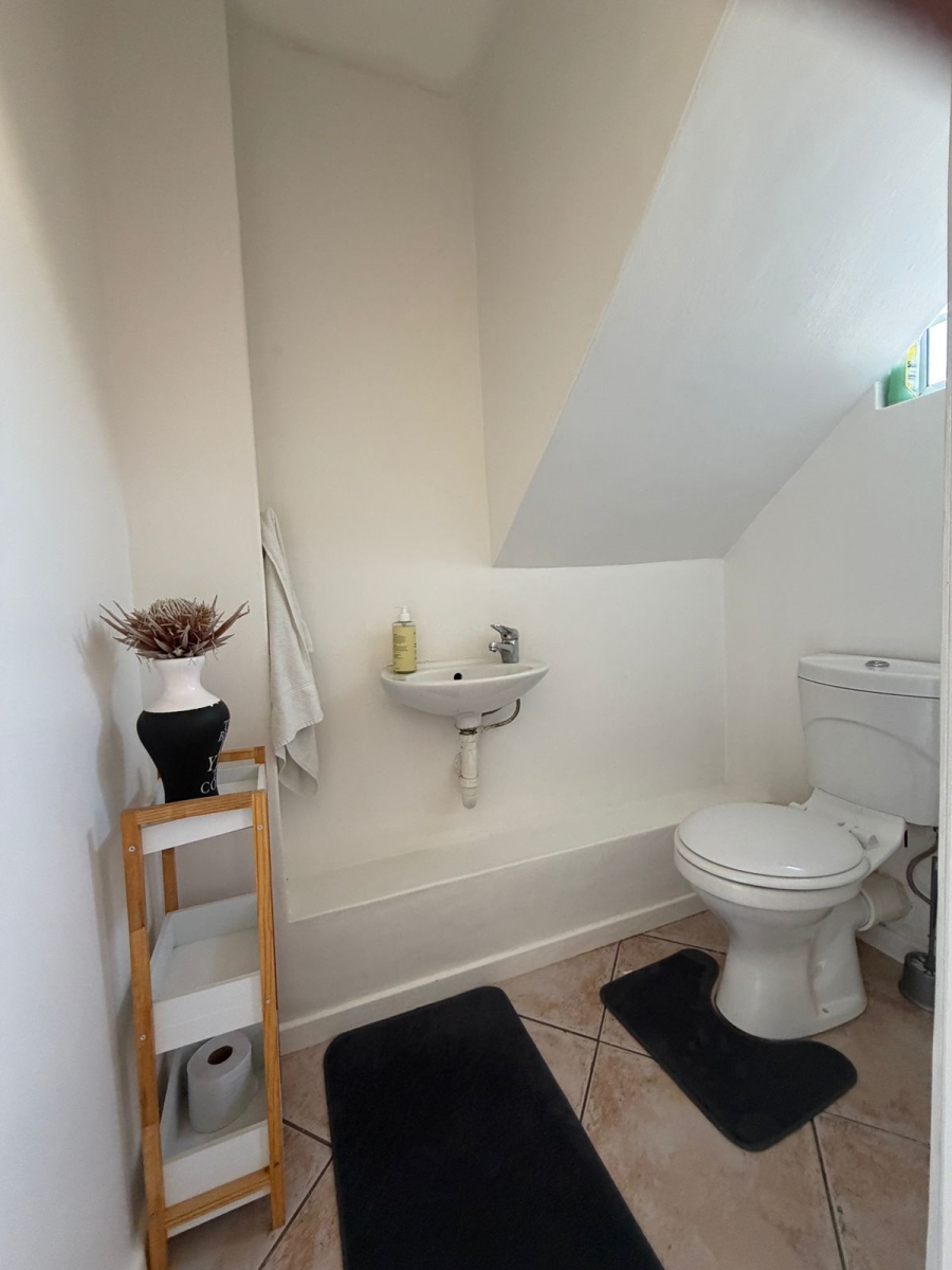 2 Bedroom Property for Sale in Gordons Bay Central Western Cape